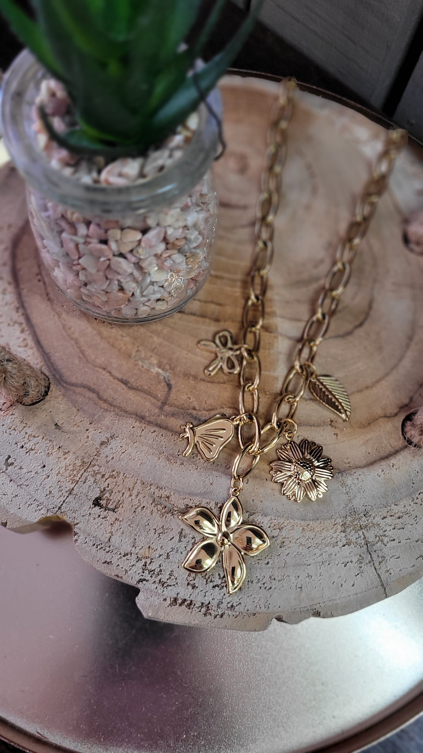 Collier Milla